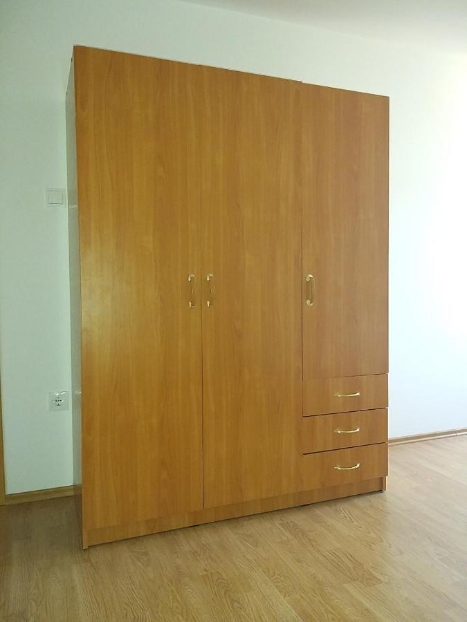 Apartmani Anita Malinska Zewnętrze zdjęcie