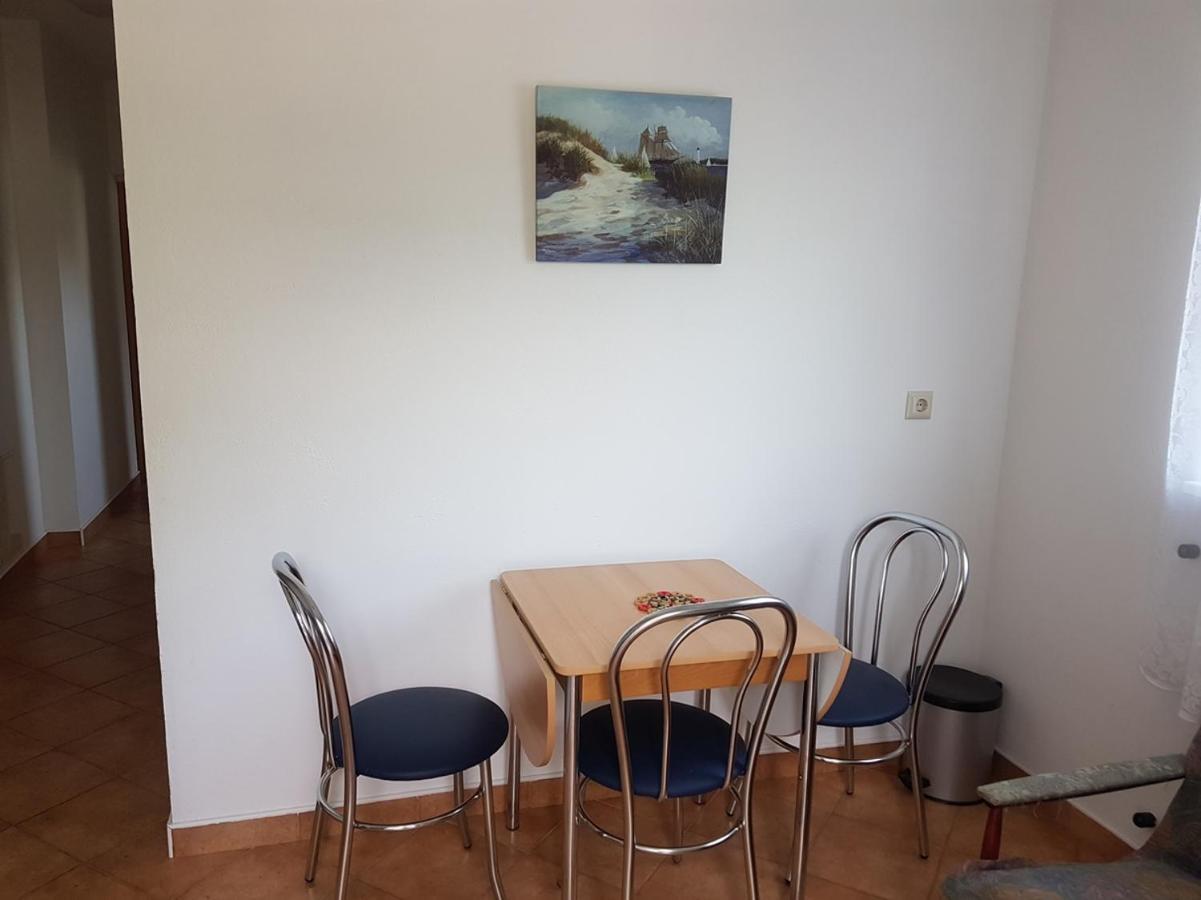 Apartmani Anita Malinska Zewnętrze zdjęcie