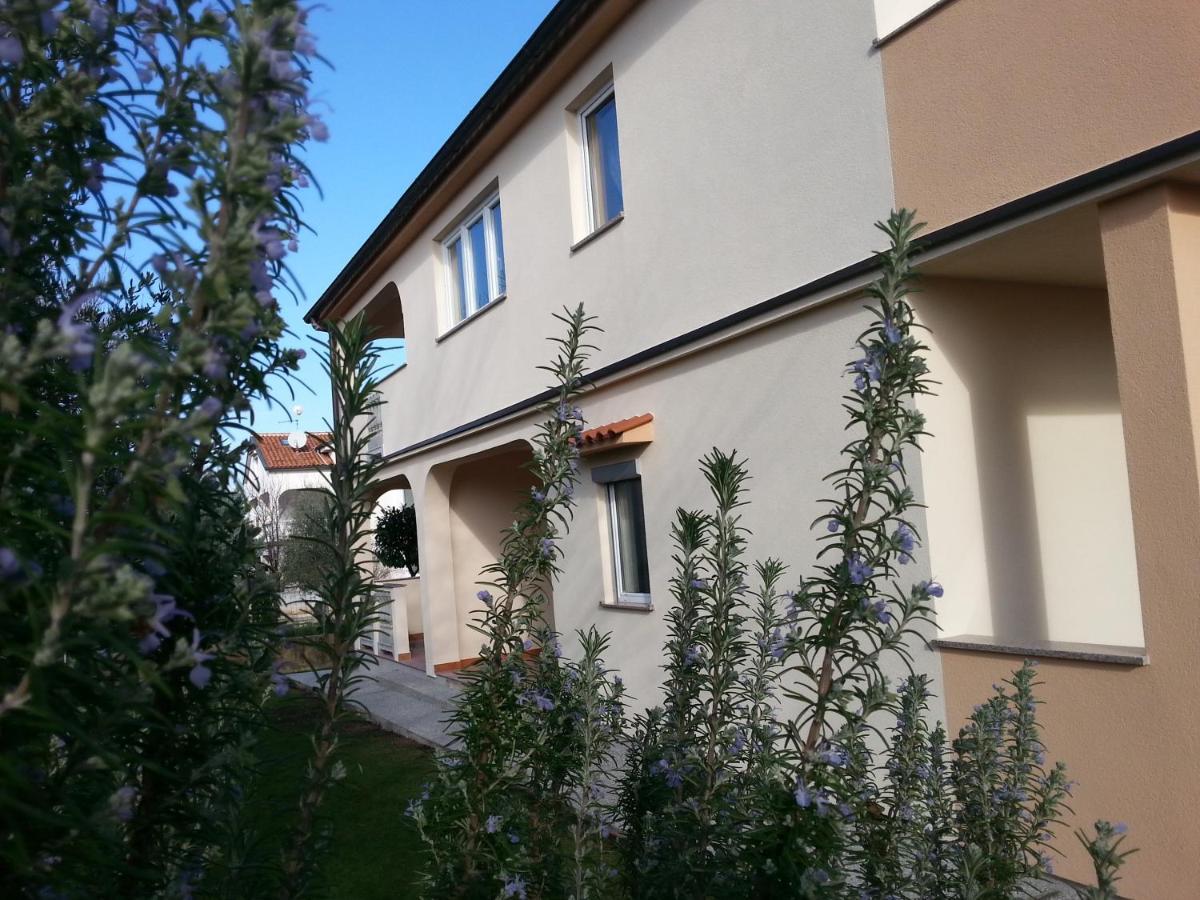 Apartmani Anita Malinska Zewnętrze zdjęcie