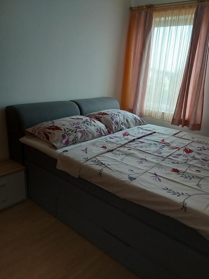 Apartmani Anita Malinska Zewnętrze zdjęcie