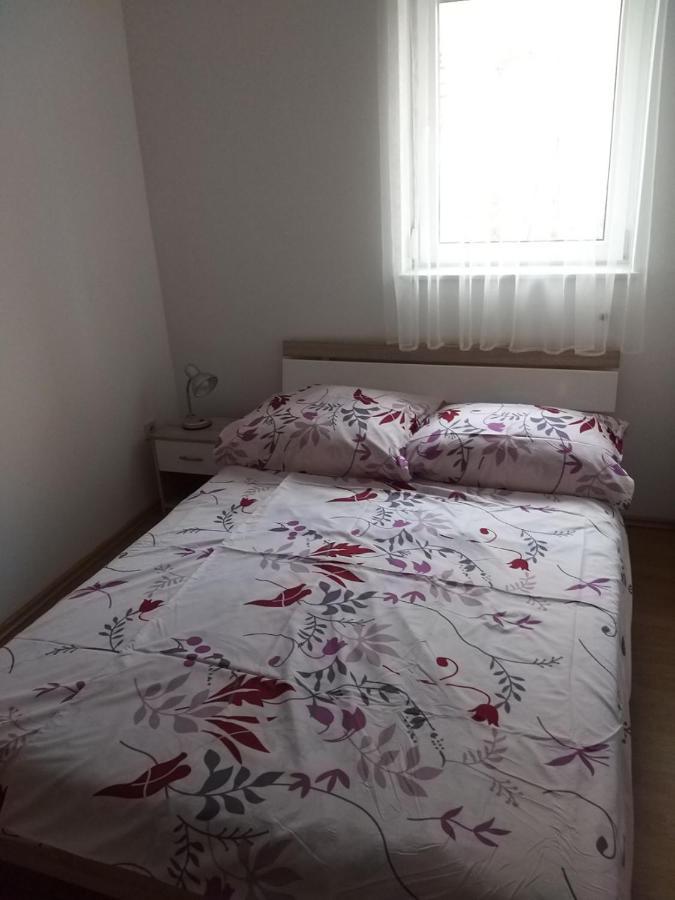 Apartmani Anita Malinska Zewnętrze zdjęcie