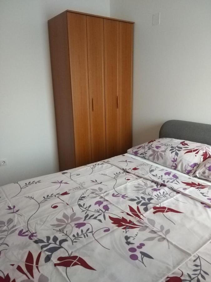Apartmani Anita Malinska Zewnętrze zdjęcie