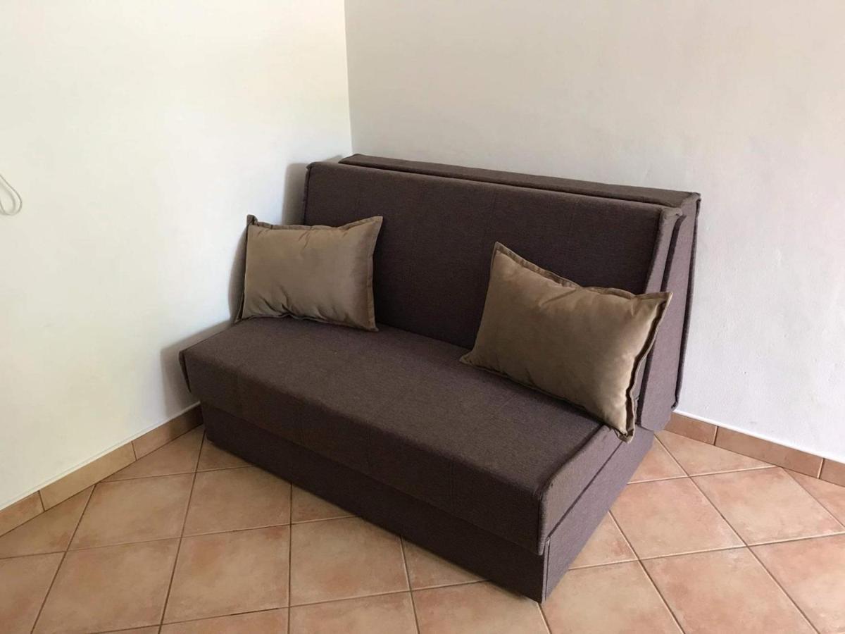 Apartmani Anita Malinska Zewnętrze zdjęcie