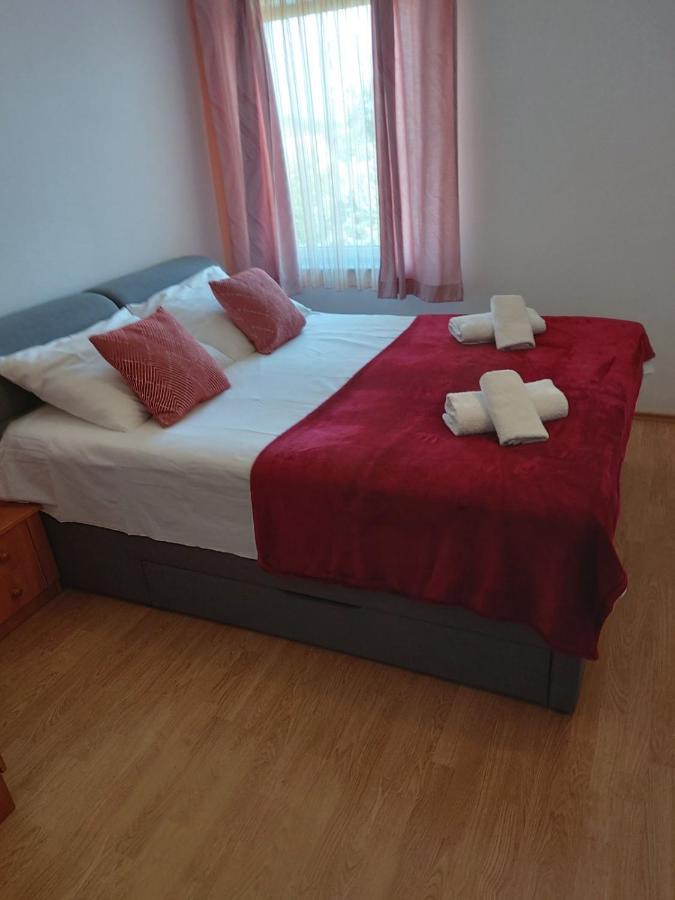 Apartmani Anita Malinska Zewnętrze zdjęcie