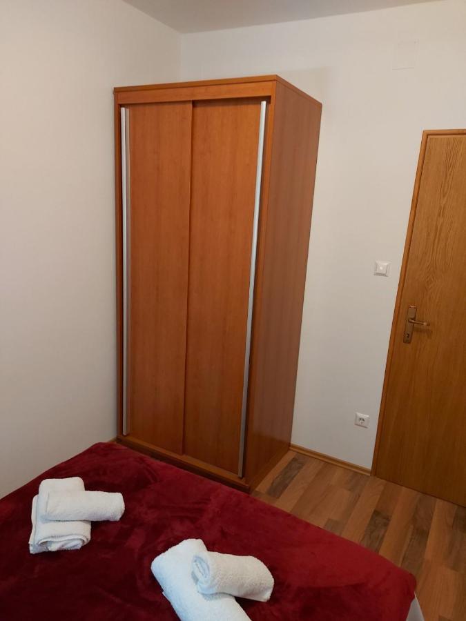 Apartmani Anita Malinska Zewnętrze zdjęcie