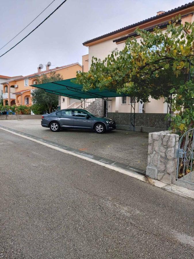 Apartmani Anita Malinska Zewnętrze zdjęcie