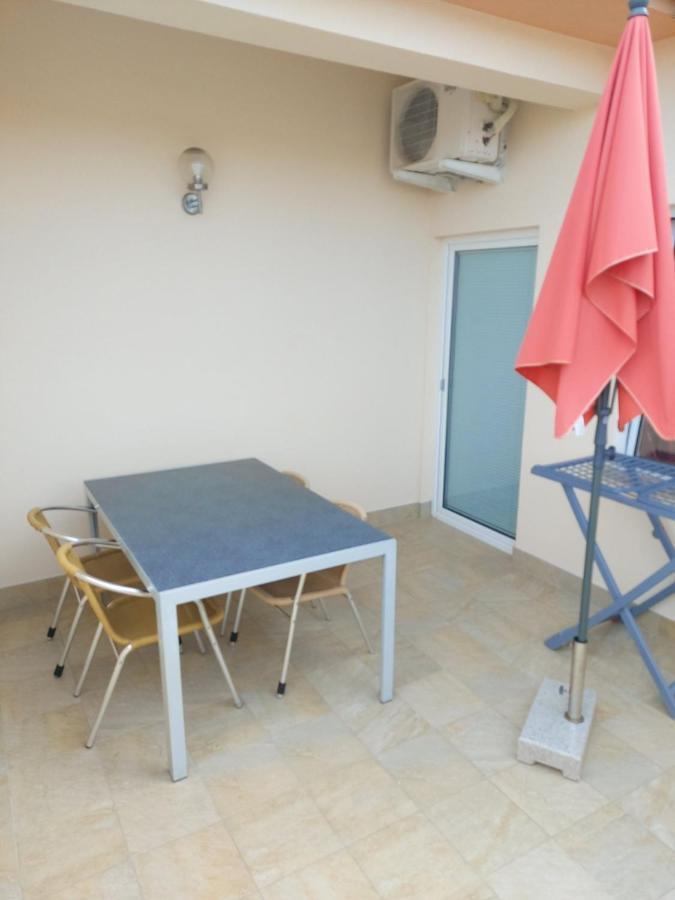 Apartmani Anita Malinska Zewnętrze zdjęcie