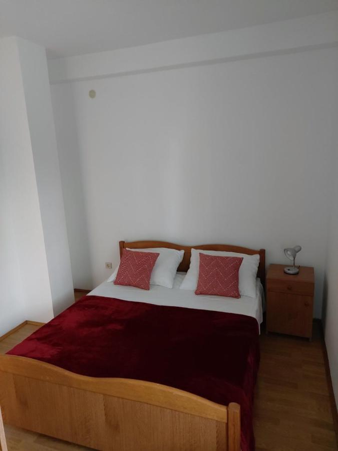 Apartmani Anita Malinska Zewnętrze zdjęcie